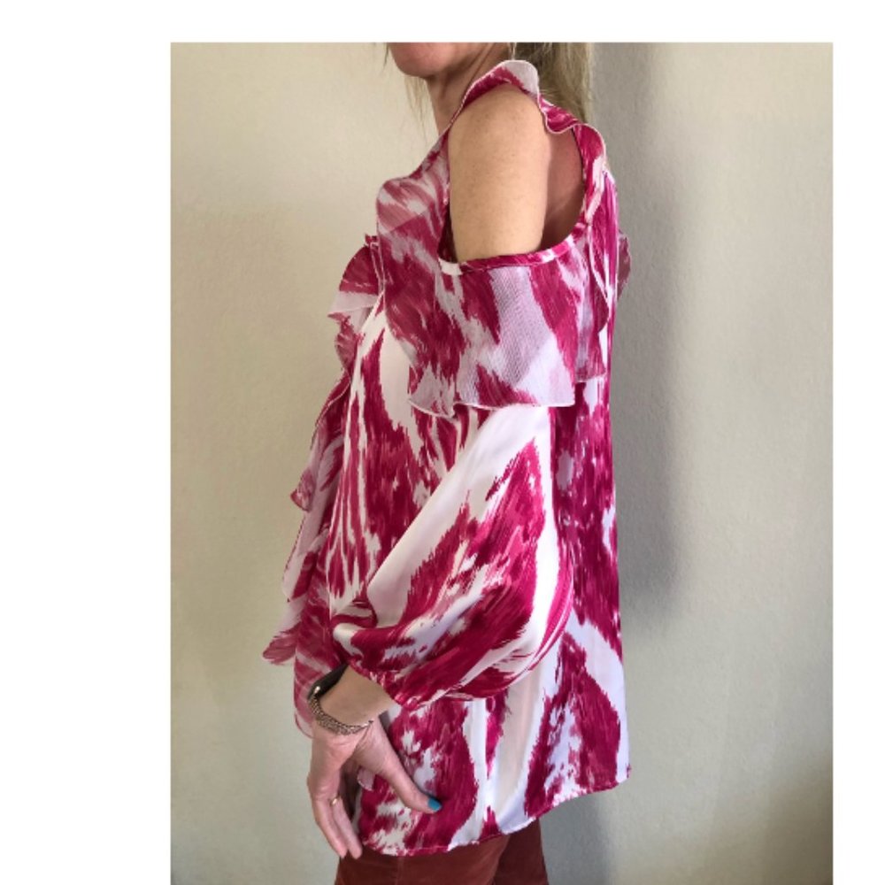 Hot in Hollywood | Women's cold shoulder ruffle top tunic - Picture 4 of 14